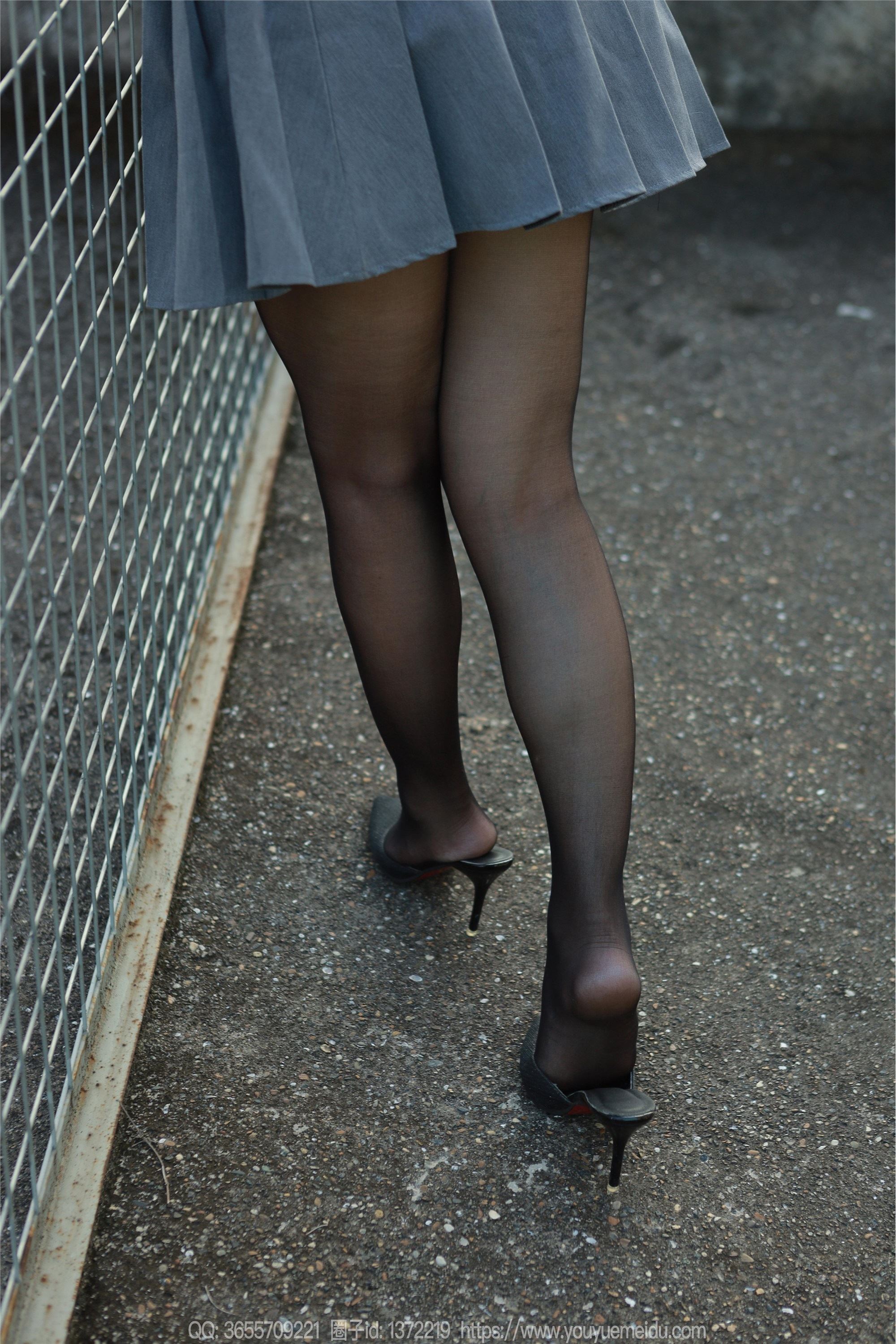 IESS异思趣向  2023.11.01 丝享家 1574 秋秋《灰色小礼裙》